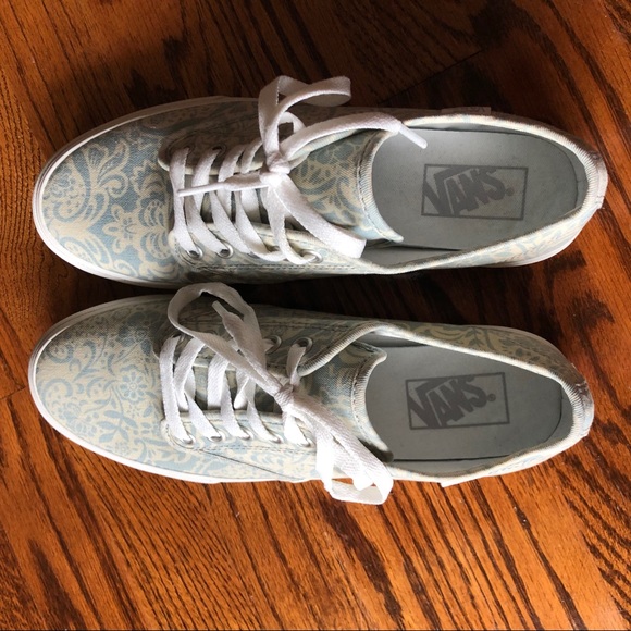 Vans Shoes - CCO SALE Vans 8.5 ladies shoe